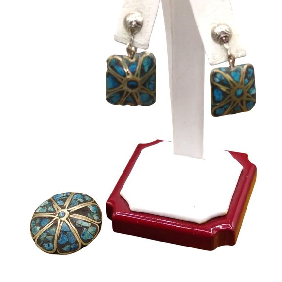 India Inlay Crushed Turquoise Parure, Round Brooch and Matching Square Screw Bac - Picture 2 of 3